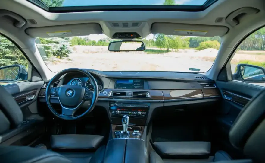 BMW 7 F01 - Czy warto kupić? Koszty, silniki, wady i zalety
