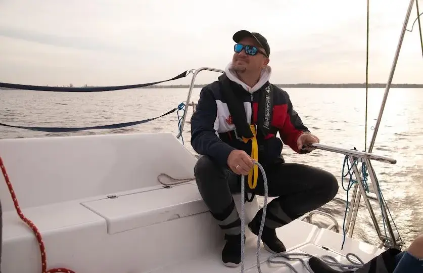 Jakie buty na jacht wybierać, aby uniknąć nieprzyjemnych sytuacji?