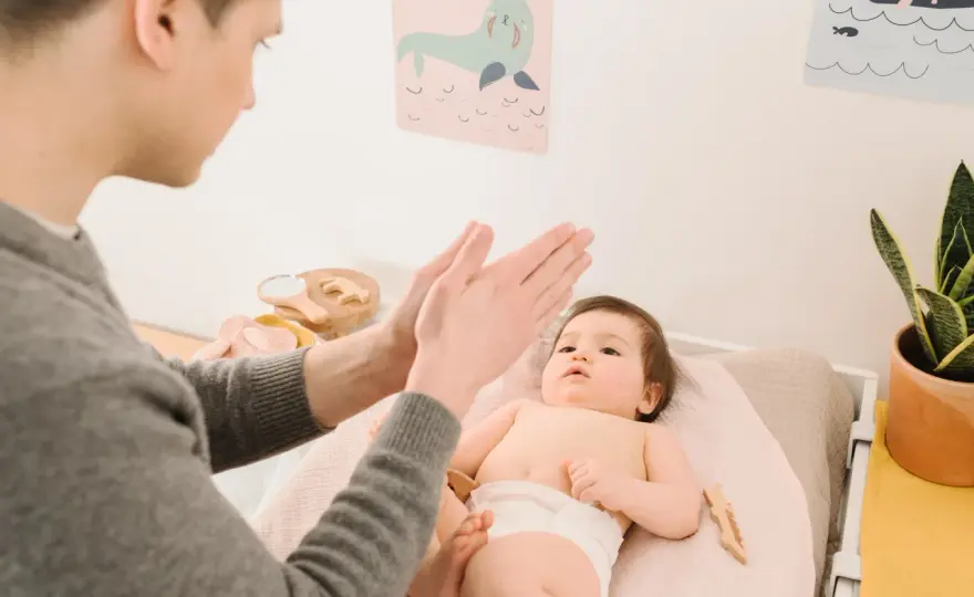 Co ile zmieniać pieluchę noworodkowi, aby uniknąć odparzeń?
