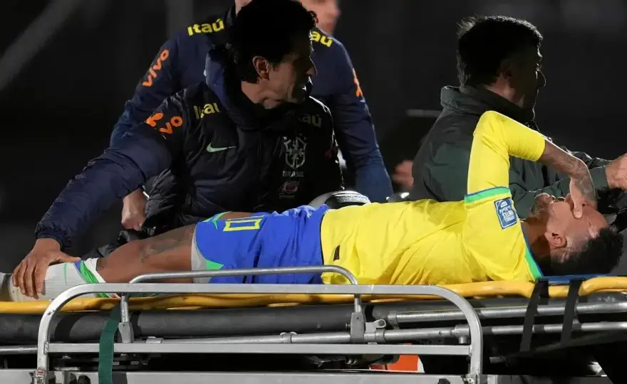 Neymar - kontuzja łydki. Czy zdąży na mundial?