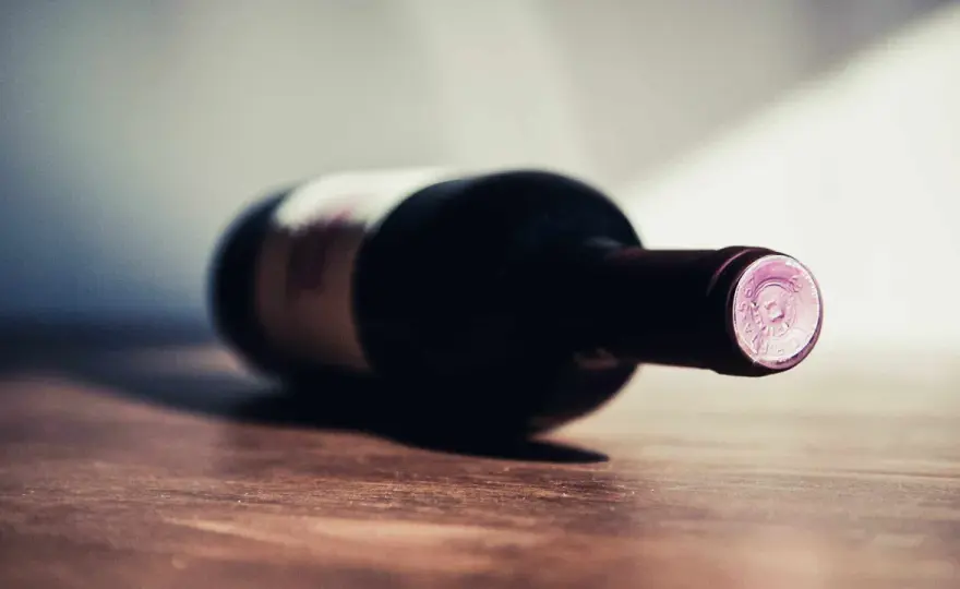 Combien de vin par personne ? Calculez sans erreur !