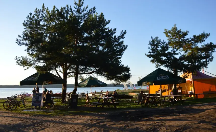 Karolinów - Plaża nad Zalewem Sulejowskim. Czy to dla Ciebie?