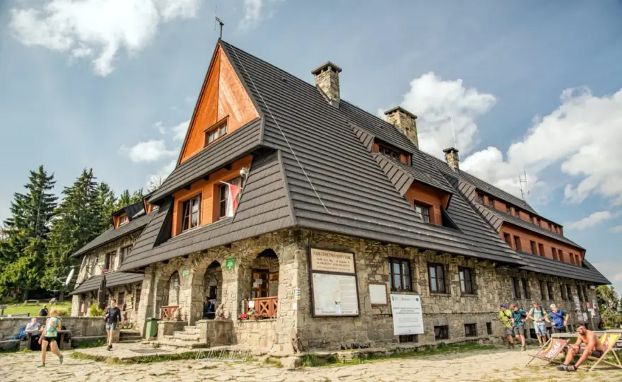 Turbacz z Nowego Targu - trasy, czasy i praktyczne wskazówki