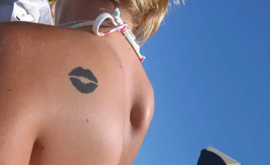 Tatuaż usta znaczenie: odkryj ukryte symbole i ich moc