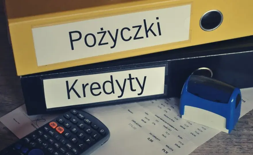 Czym się różni kredyt od pożyczki? Kluczowe różnice, które musisz znać