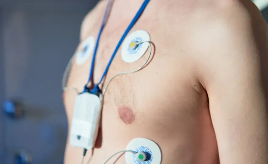 Holter EKG: co to? Zrozum badanie serca w 24h!