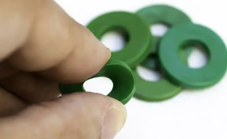 Elastomery w budownictwie - Dlaczego zwykła uszczelka to za mało?