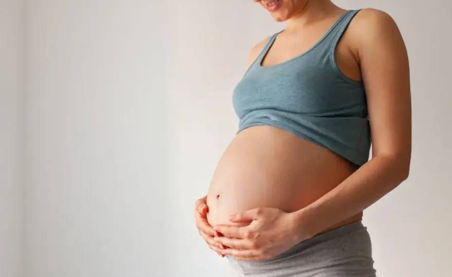 Czop śluzowy w ciąży - Co oznacza i kiedy jechać do szpitala?
