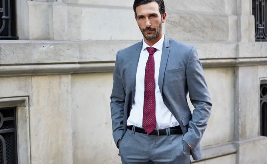 Jak się ubrać na komunię jako gość? Poradnik elegancji i taktu.