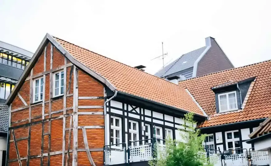 Dom szachulcowy od podstaw - konstrukcja, koszty i trwałość