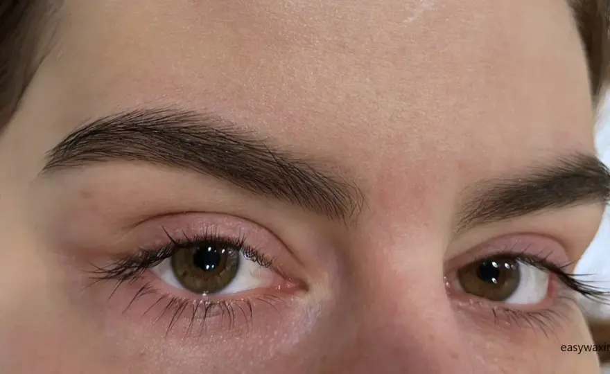 Henna a alergia: Czy Twoje brwi są bezpieczne? Sprawdź!