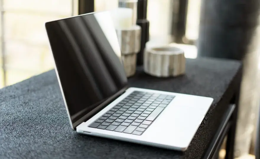 MacBook - Jak zmienić język? Prosty poradnik krok po kroku