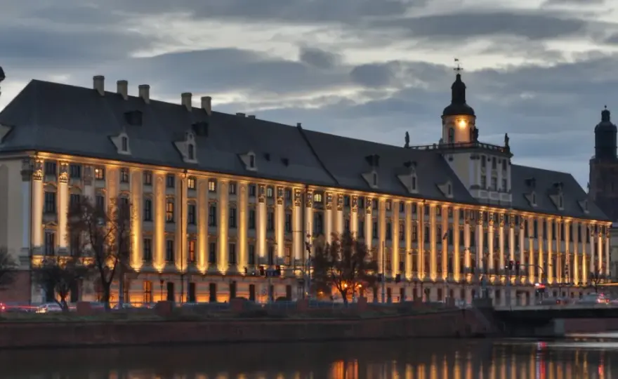 Uniwersytet Wrocławski zdjęcia - piękno kampusu i życie studenckie