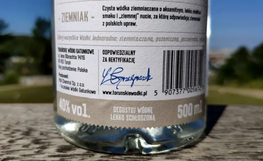 Wódka toruńska ziemniaczana - Czym różni się od zbożowej i jak pić?