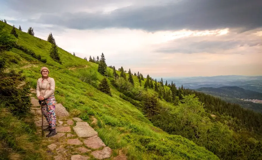 Ile trwa wejście na Śnieżkę? Czas i trasy - wybierz swój szlak