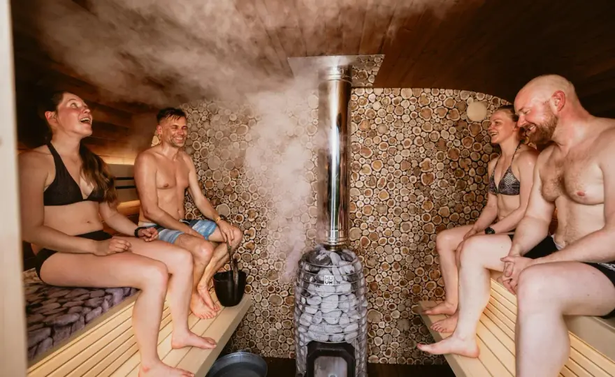Sauna bez tekstyliów - zasady, które warto znać