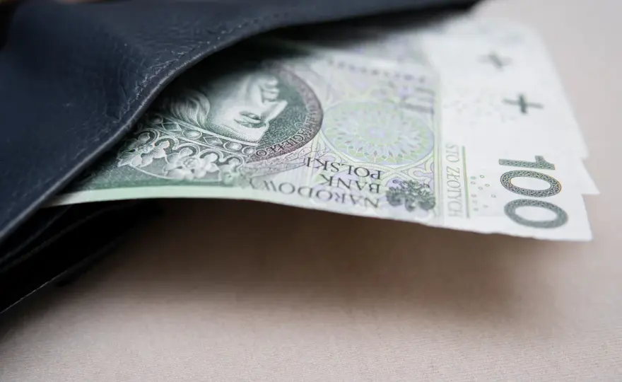 Wypłata renty z góry czy z dołu – co musisz wiedzieć, aby uniknąć problemów?