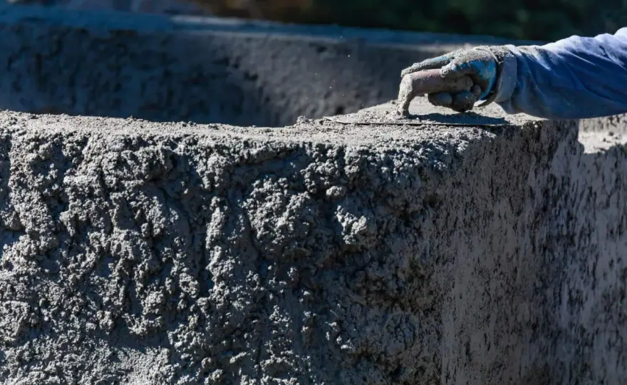 Cement 25 kg - Ile kosztuje i jak nie przepłacić w 2026?
