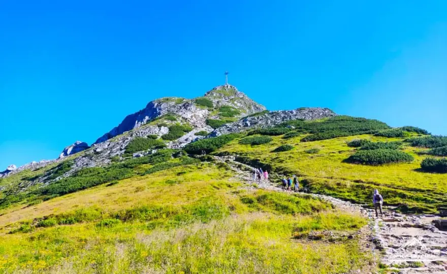 Giewont: Najłatwiejszy szlak i jak bezpiecznie wejść na szczyt