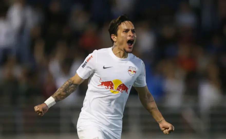 Najlepsi brazylijscy piłkarze: Legendy i gwiazdy "Joga Bonito"