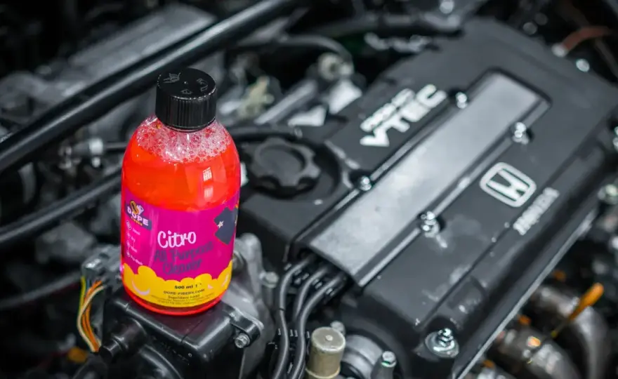 Lavaggio motore auto - Quando e come farlo senza rischi