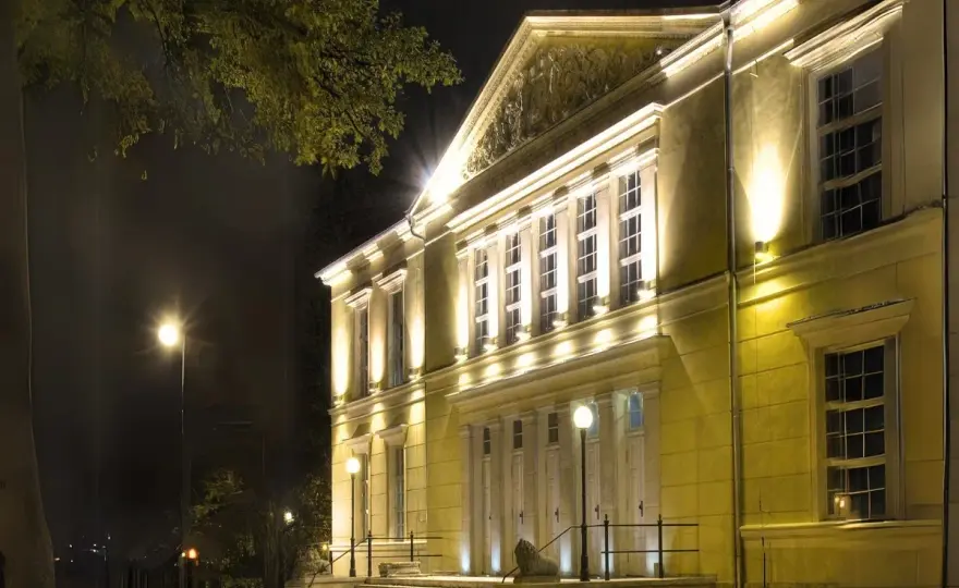 Teatr w Jeleniej Górze - Jak wybrać spektakl i gdzie kupić bilety?