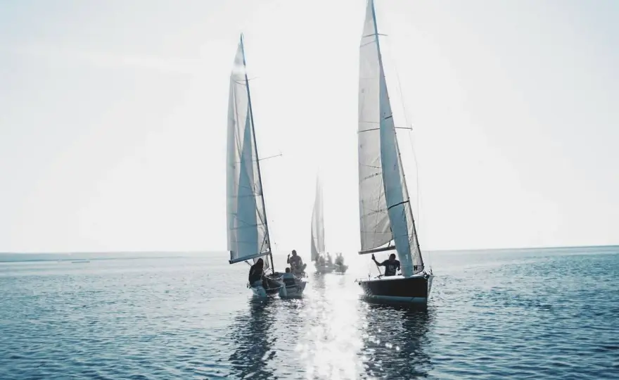 Soñar con barcos - ¿Qué dice de tu vida y emociones?