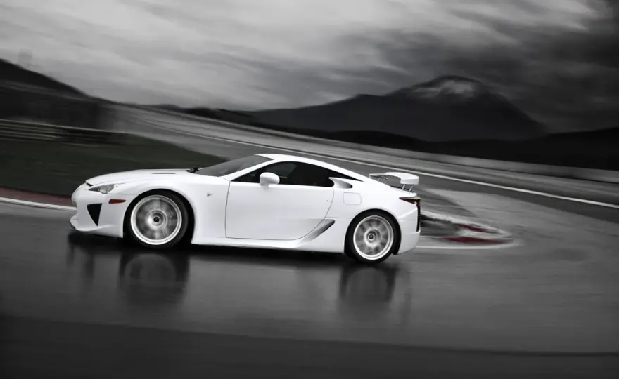 Lexus LFA - Dlaczego to auto wciąż jest legendą? Poznaj fenomen V10