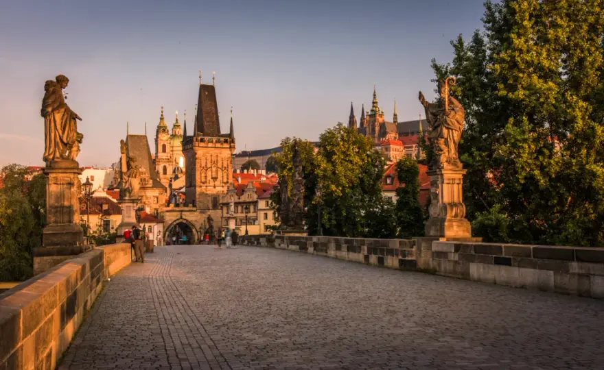 Praga: Twój przewodnik po najpiękniejszych miejscach i ukrytych perłach