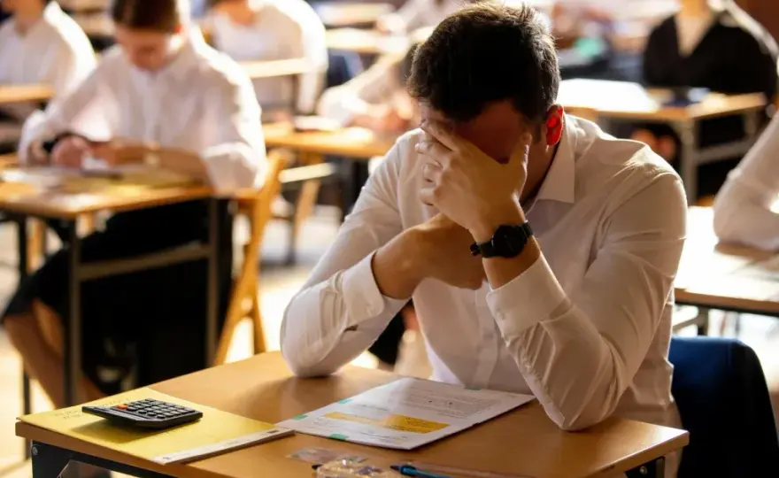 Co zabrać na maturę z polskiego, aby uniknąć problemów i stresu
