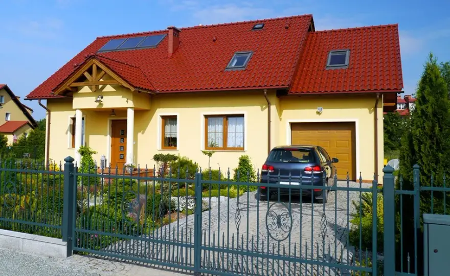 Jakie kolory pasują do żółtej elewacji? 5 najlepszych propozycji