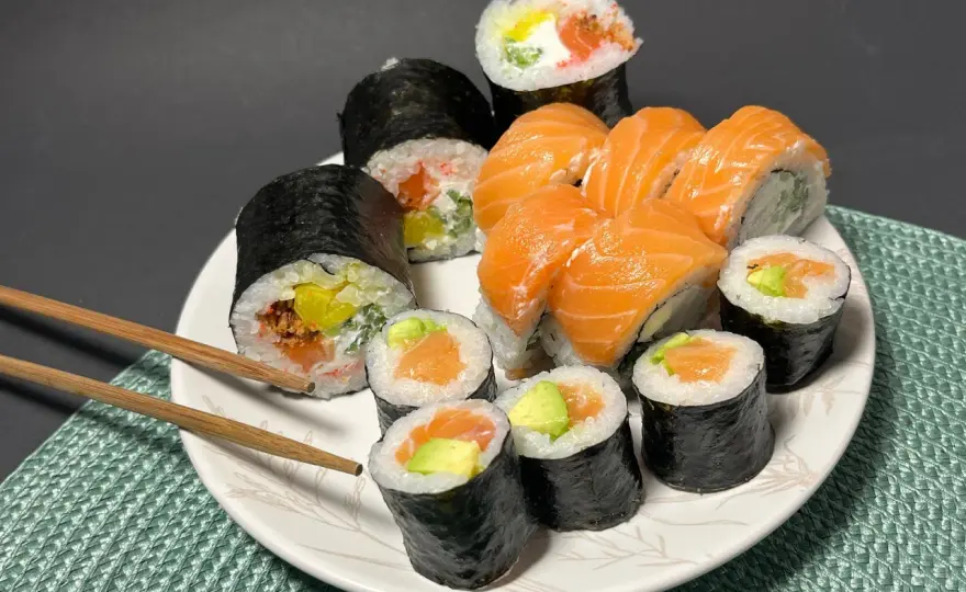 Jaki serek do sushi? Odkryj idealne smaki dla wyjątkowych potraw