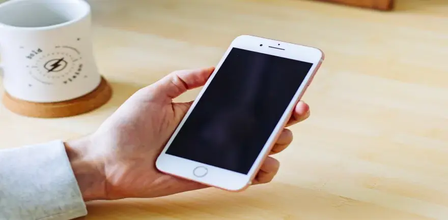 Jak włączyć długo nieużywany telefon? Proste kroki, które pomogą