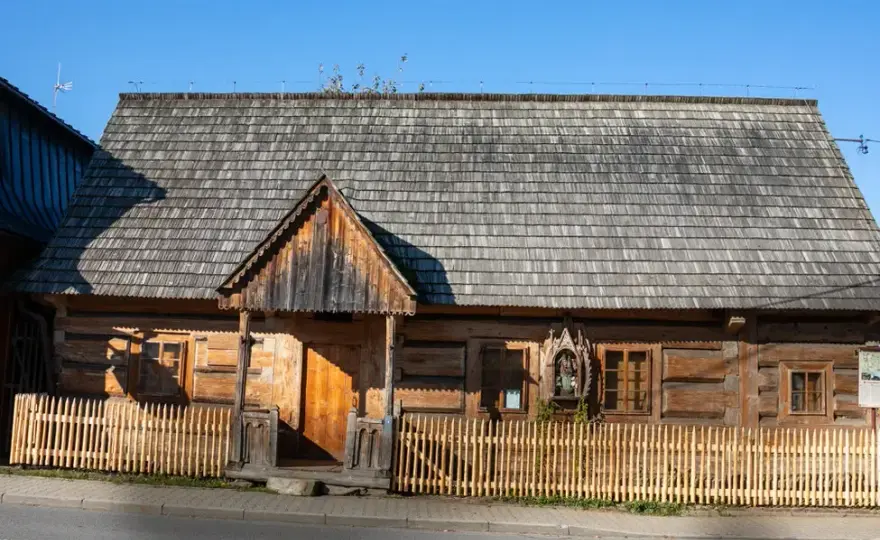 Chochołów skansen: odkryj piękno drewnianej architektury i historii