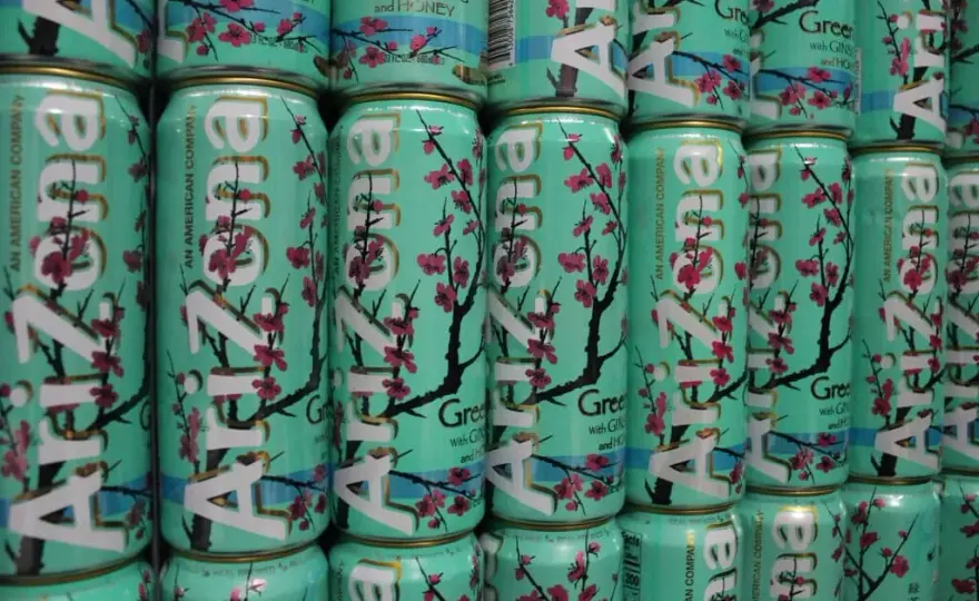 Od ilu lat można pić napój Arizona? Sprawdź, co warto wiedzieć