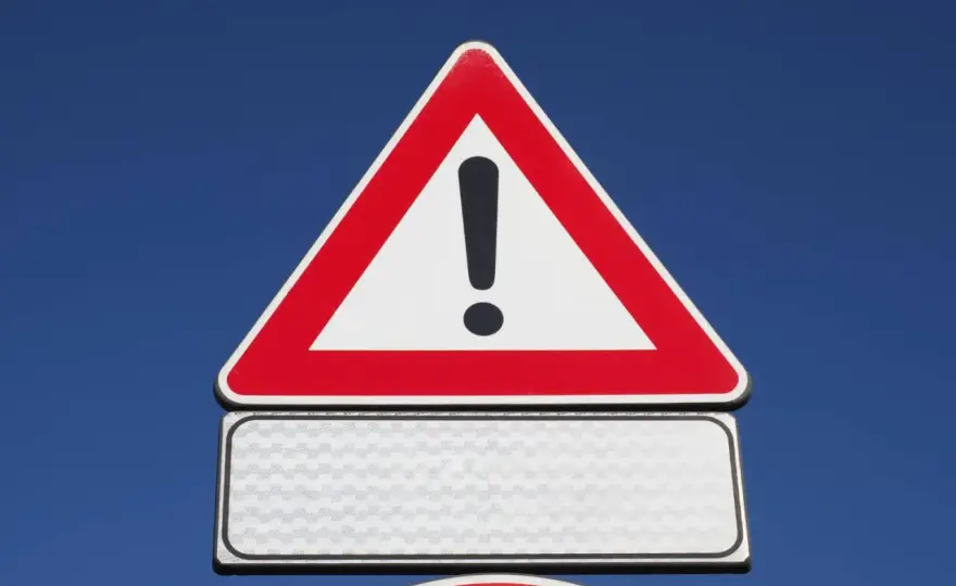 Triangolo rosso con punto esclamativo - Cosa fare?