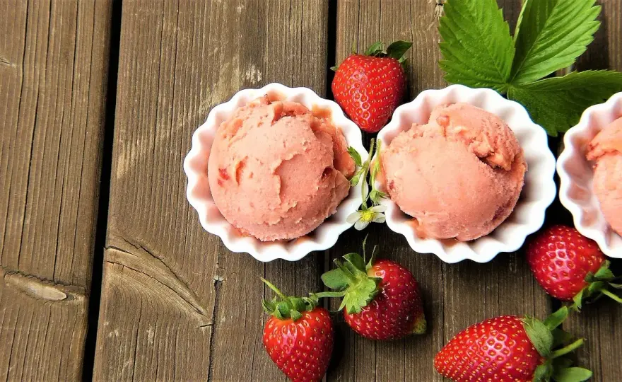Proste przepisy na zdrowe lody bez cukru, które pokochasz