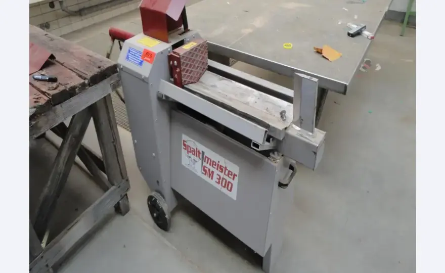 Spaltmeister SM 300 - der horizontale Holzspalter im Check