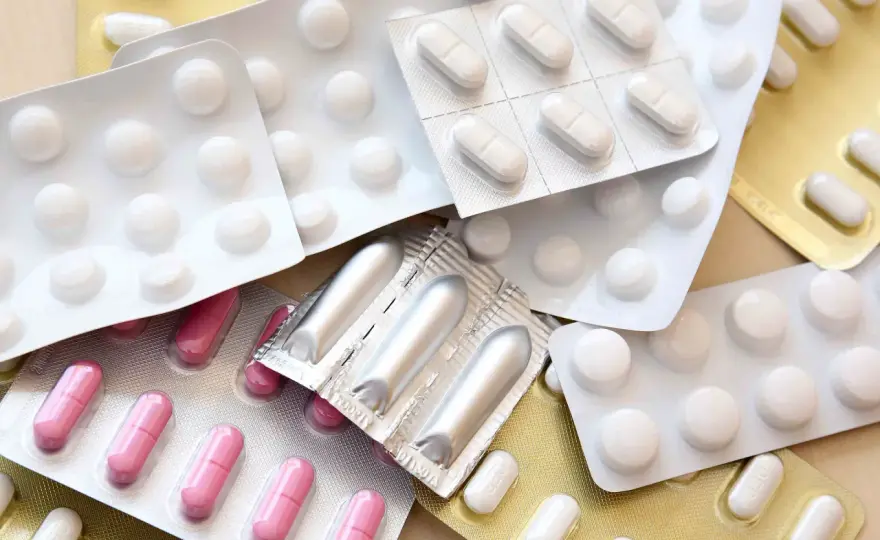 Weichteilrheuma Medikamente: Effektive Behandlungsmöglichkeiten und Risiken