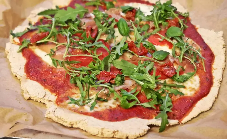 Jak zrobić pizzę z płatków owsianych: przepis na zdrową alternatywę pizzy