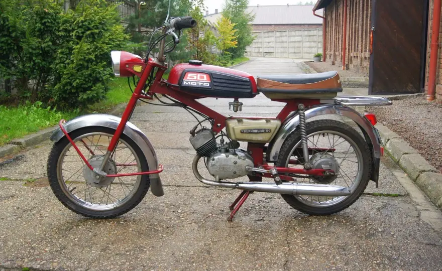 Jak wygląda motorower i które elementy budowy musisz znać przed zakupem
