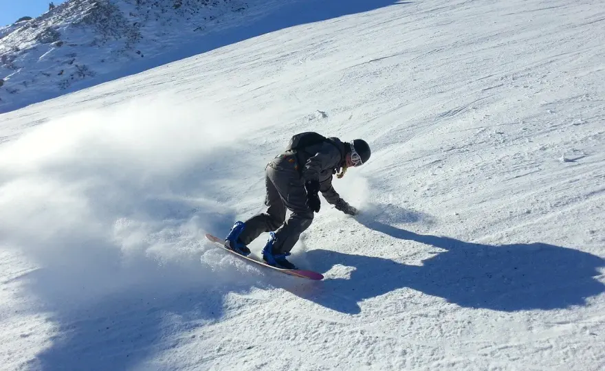 Deska snowboardowa freeride - Jak wybrać i nie popełnić błędów?