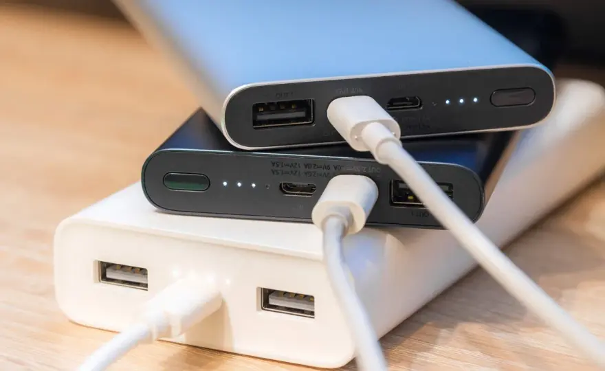 Power bank 4000mAh - poznaj rzeczywistą liczbę możliwych doładowań telefonu