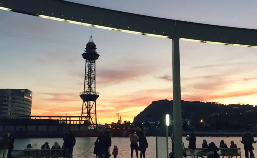Najlepsze noclegi w Barcelonie - gdzie znaleźć idealne miejsce?