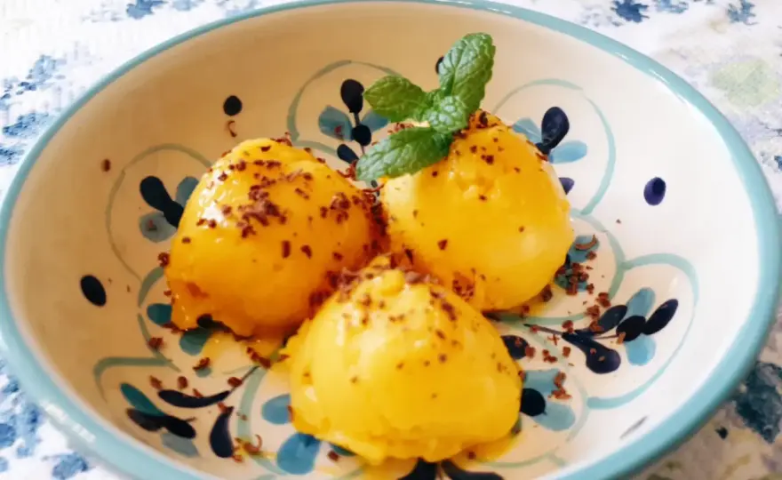 Domowy sorbet z mango: 5 minut do idealnego deseru!