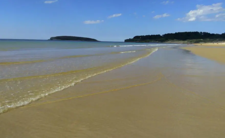 Playa de Loredo - Guía para disfrutarla sin improvisar