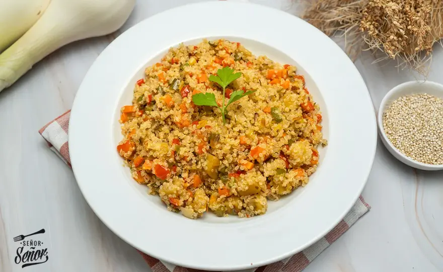 Quinoa con verduras y legumbres - Recetas fáciles y sin errores
