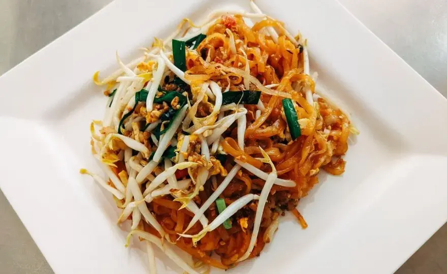 Pad Thai - co to za danie, jego składniki i sekrety smaku