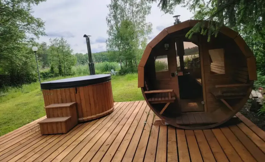 Domek z jacuzzi i sauną - jak wybrać i nie przepłacić?