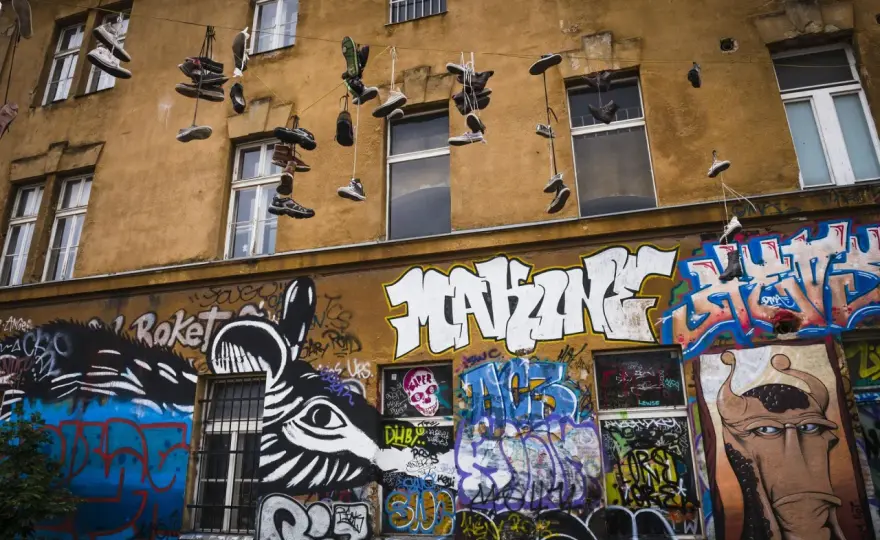 Instalacja artystyczna - jak działa? Malarstwo w przestrzeni
